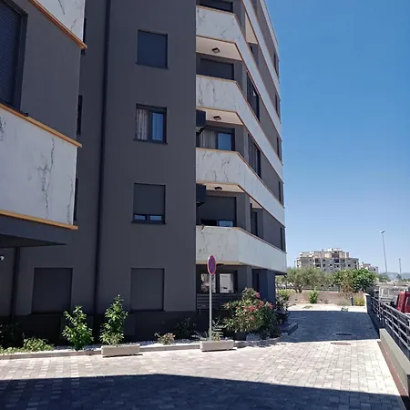 Nina Apartment Split